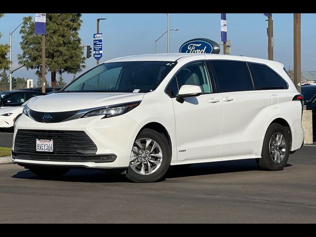 2021 Toyota Sienna LE