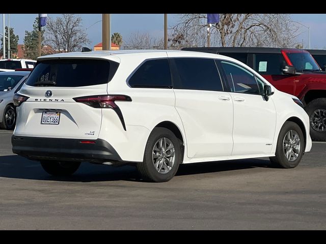 2021 Toyota Sienna LE