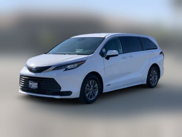 2021 Toyota Sienna LE