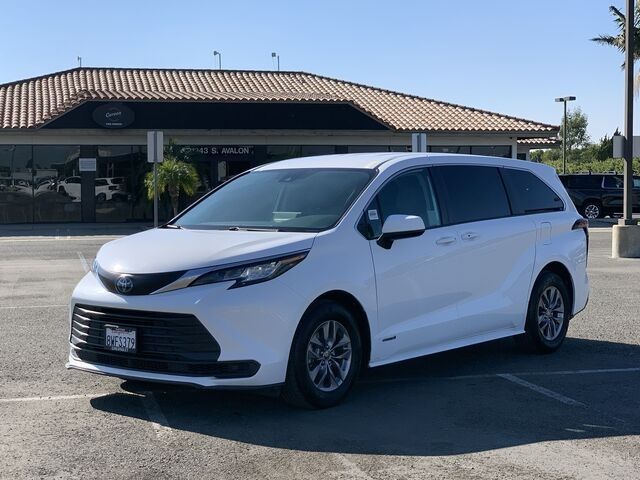 2021 Toyota Sienna LE