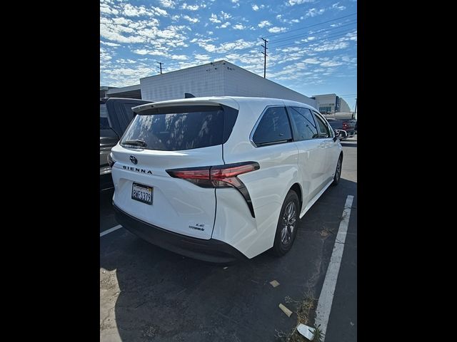 2021 Toyota Sienna LE