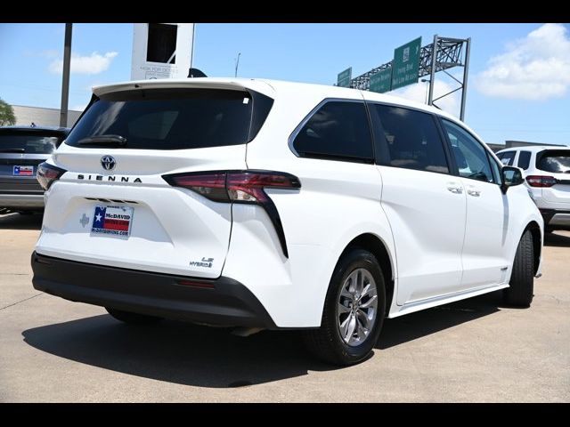 2021 Toyota Sienna LE