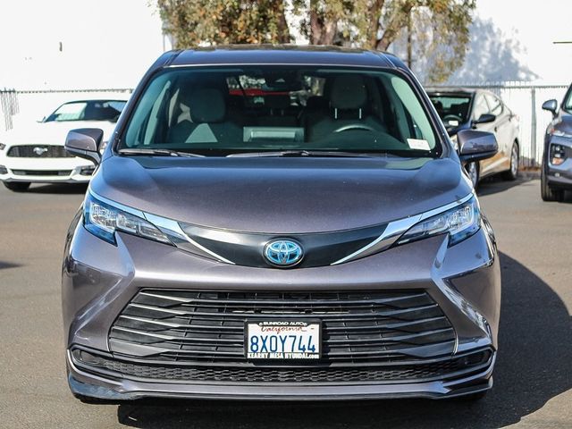 2021 Toyota Sienna LE