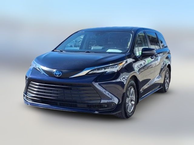 2021 Toyota Sienna LE