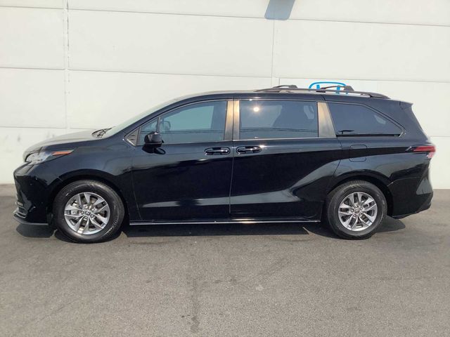 2021 Toyota Sienna LE