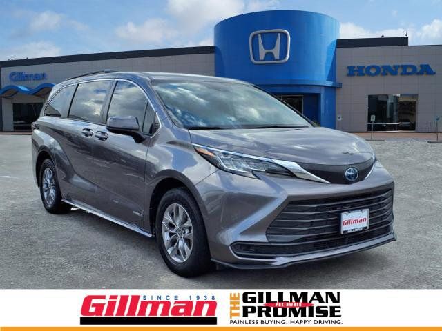 2021 Toyota Sienna LE