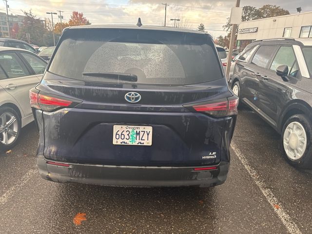 2021 Toyota Sienna LE