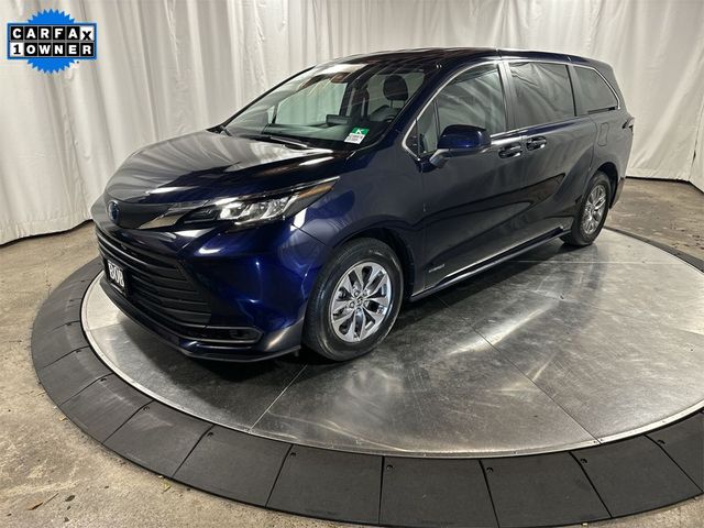 2021 Toyota Sienna LE