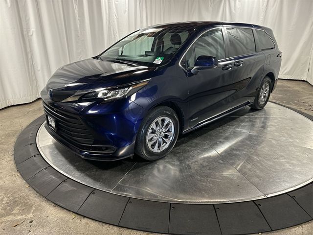 2021 Toyota Sienna LE