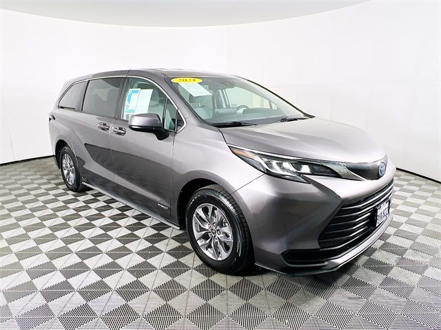 2021 Toyota Sienna LE