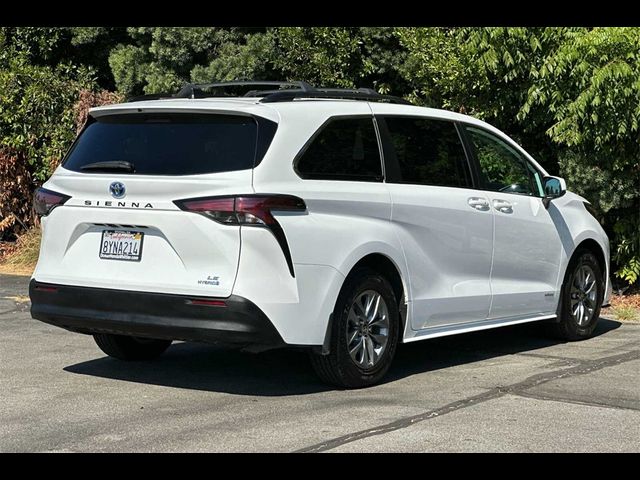 2021 Toyota Sienna LE