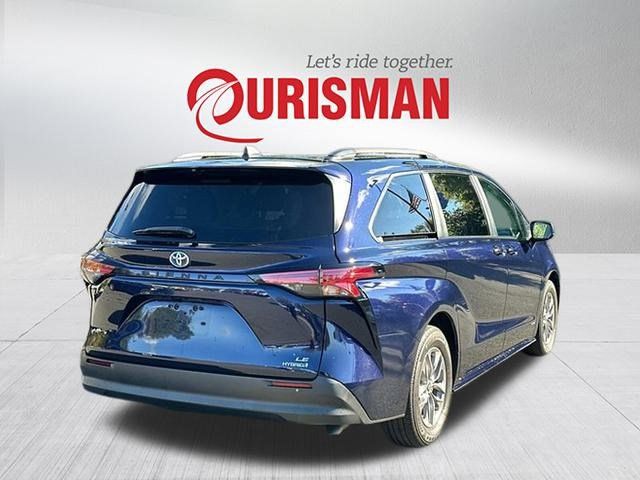 2021 Toyota Sienna LE