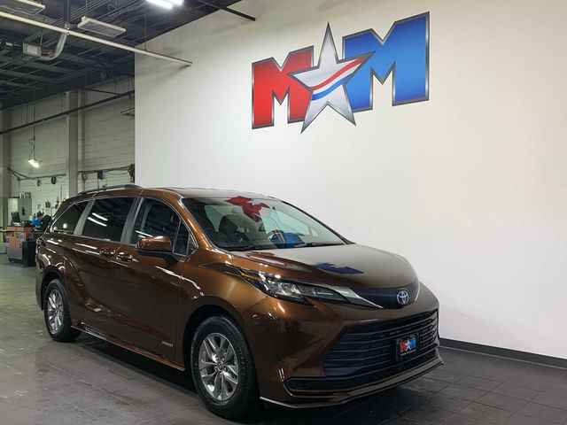 2021 Toyota Sienna LE