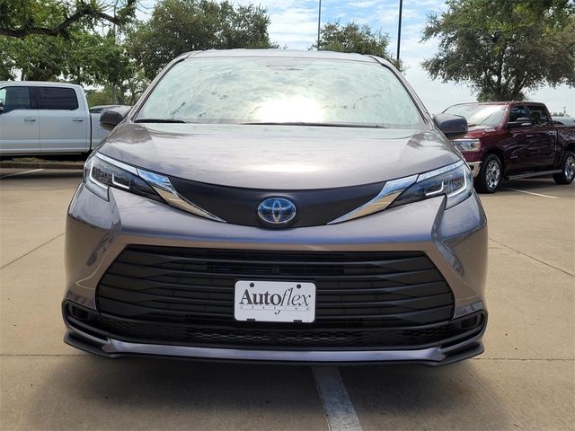 2021 Toyota Sienna LE