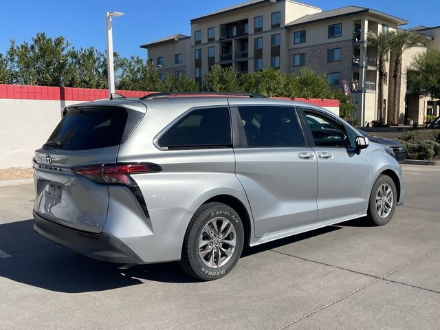 2021 Toyota Sienna LE