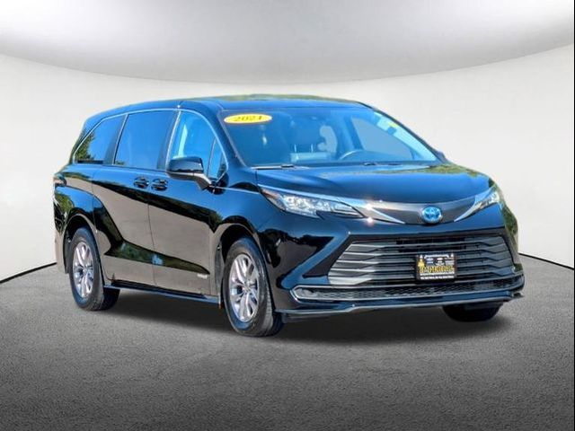 2021 Toyota Sienna LE