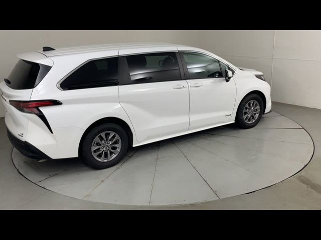 2021 Toyota Sienna LE