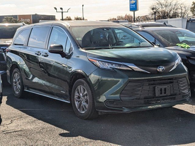 2021 Toyota Sienna LE