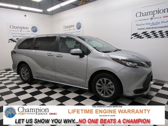 2021 Toyota Sienna LE