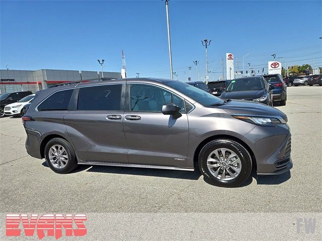 2021 Toyota Sienna LE