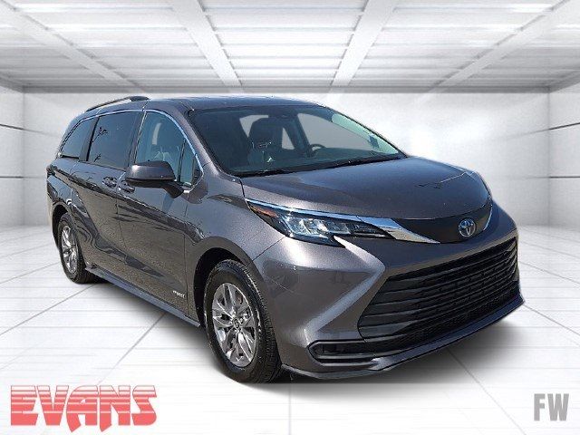 2021 Toyota Sienna LE