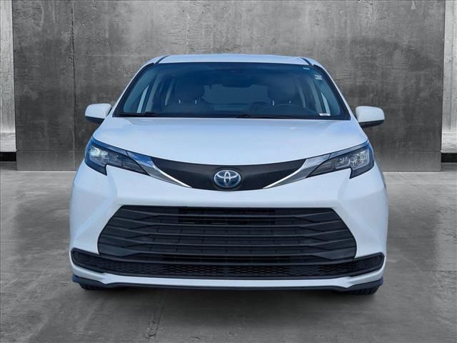 2021 Toyota Sienna LE