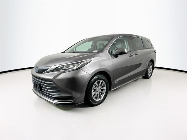 2021 Toyota Sienna LE