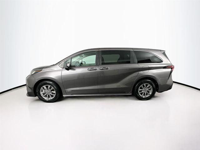 2021 Toyota Sienna LE