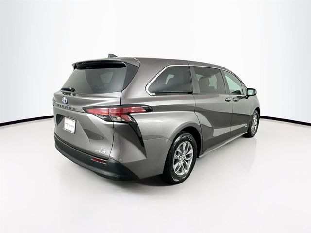 2021 Toyota Sienna LE