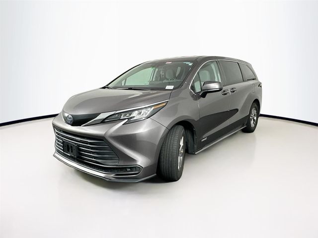 2021 Toyota Sienna LE