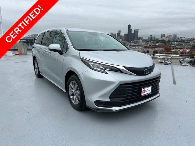 2021 Toyota Sienna LE