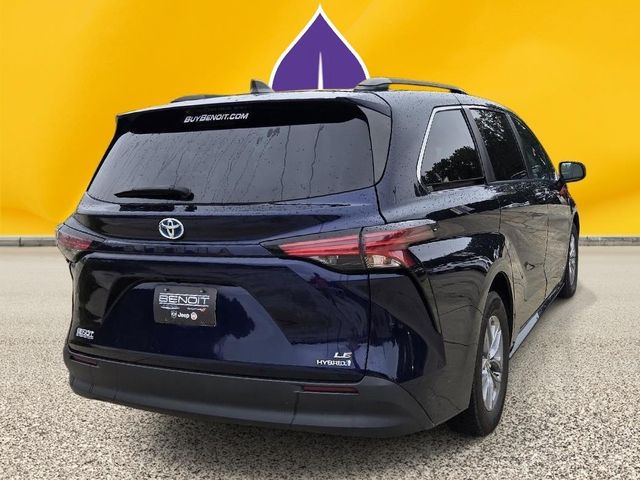 2021 Toyota Sienna LE