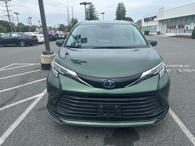 2021 Toyota Sienna LE