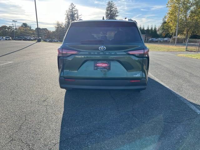 2021 Toyota Sienna LE