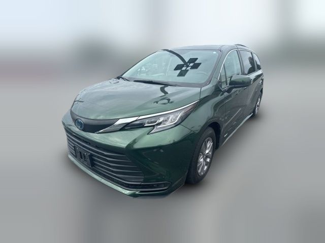 2021 Toyota Sienna LE