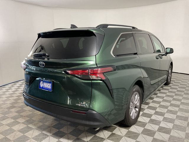 2021 Toyota Sienna LE