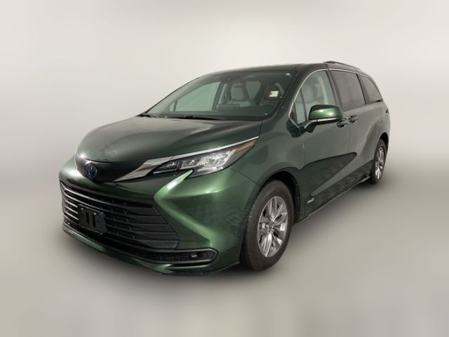 2021 Toyota Sienna LE