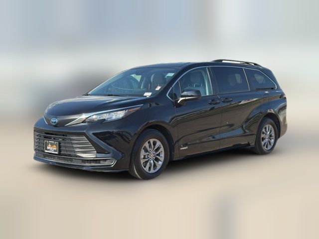 2021 Toyota Sienna LE