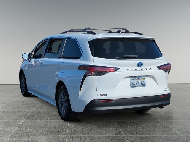 2021 Toyota Sienna LE