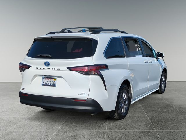 2021 Toyota Sienna LE