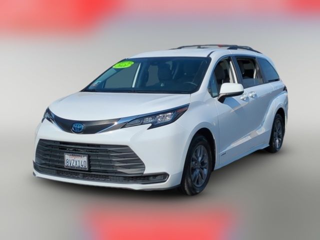 2021 Toyota Sienna LE