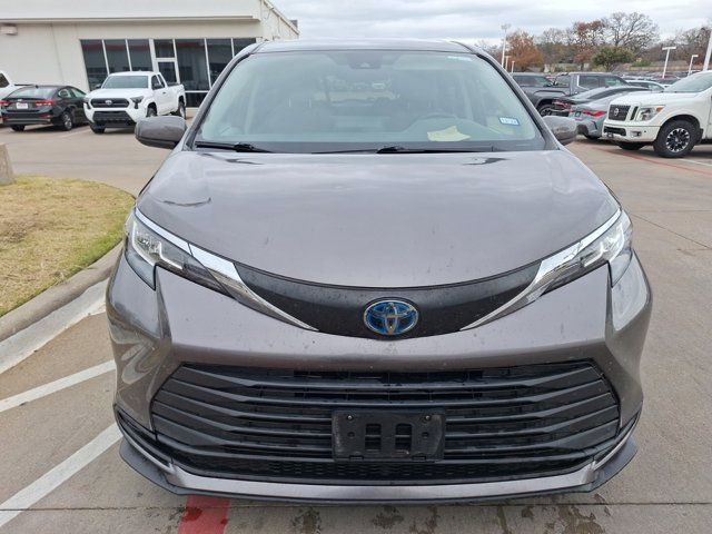 2021 Toyota Sienna LE