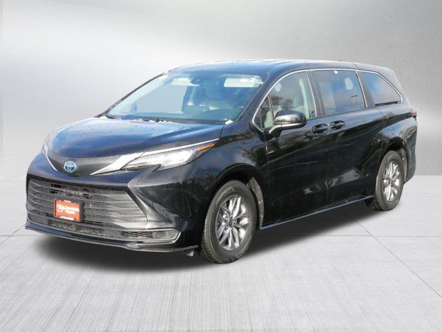 2021 Toyota Sienna LE