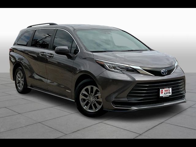 2021 Toyota Sienna LE