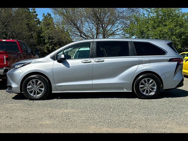 2021 Toyota Sienna LE