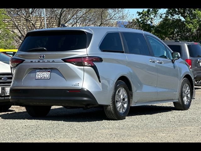 2021 Toyota Sienna LE