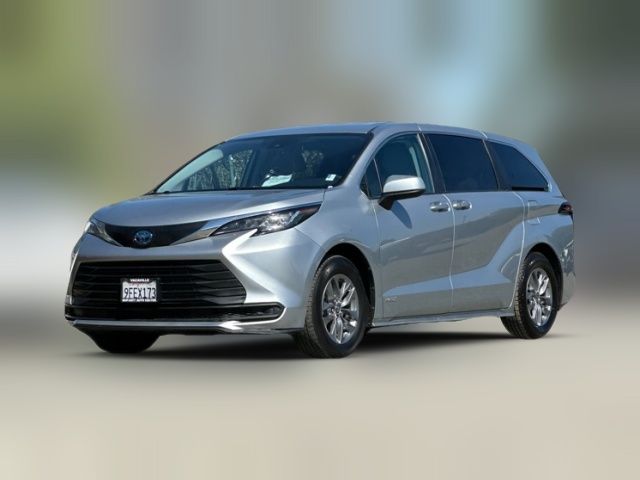2021 Toyota Sienna LE