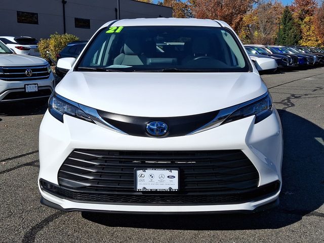 2021 Toyota Sienna LE