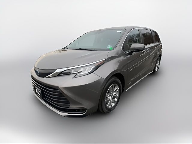 2021 Toyota Sienna LE