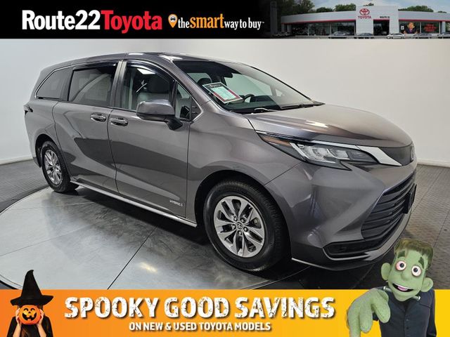 2021 Toyota Sienna LE